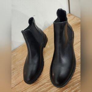 Steve MaddenLeopold Bootie size 8